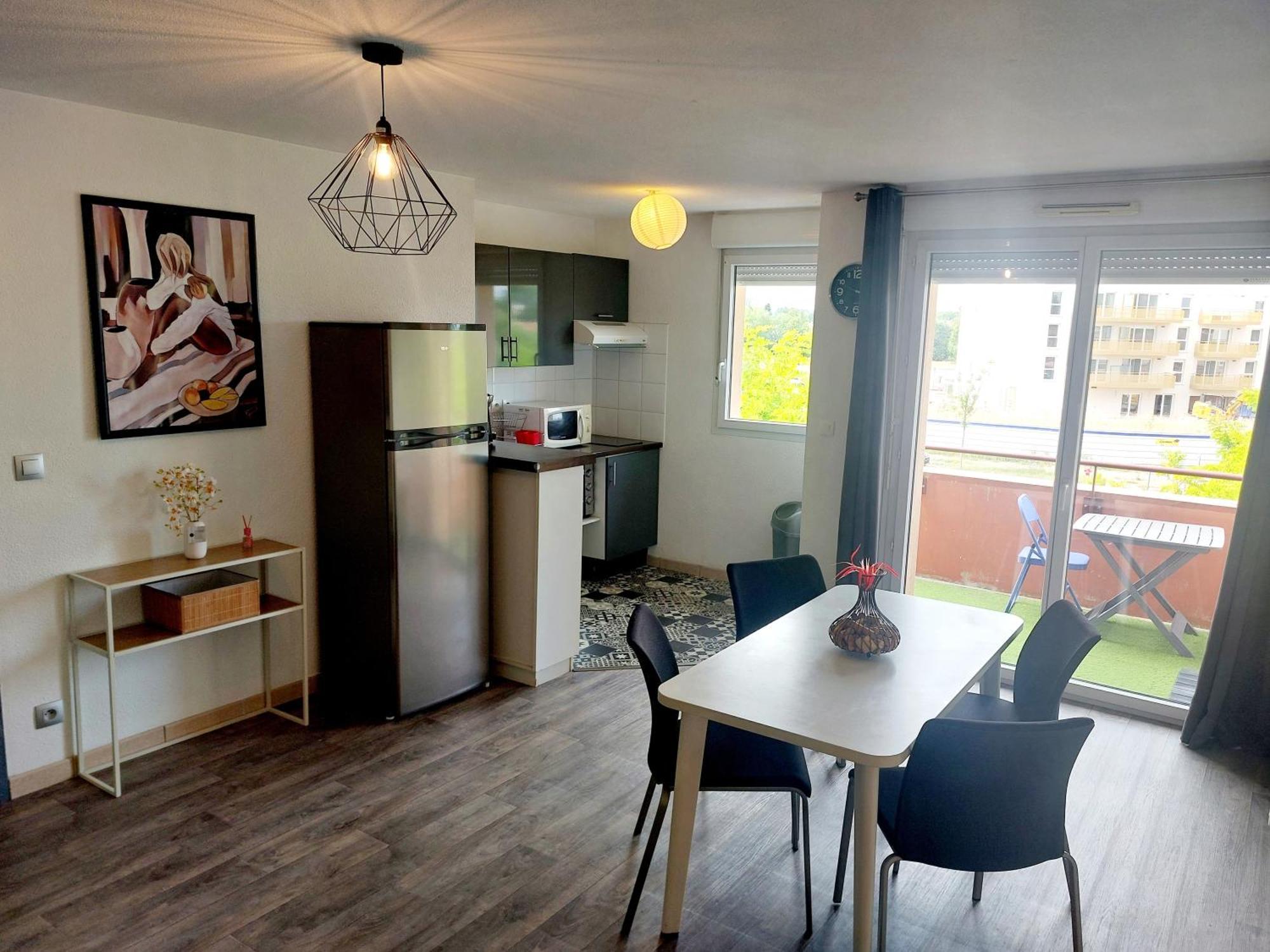 Le Montauriol - Logement Avec Terrasse - Piscine -Tennis - Place De Parking Privee Apartment Montauban Ngoại thất bức ảnh