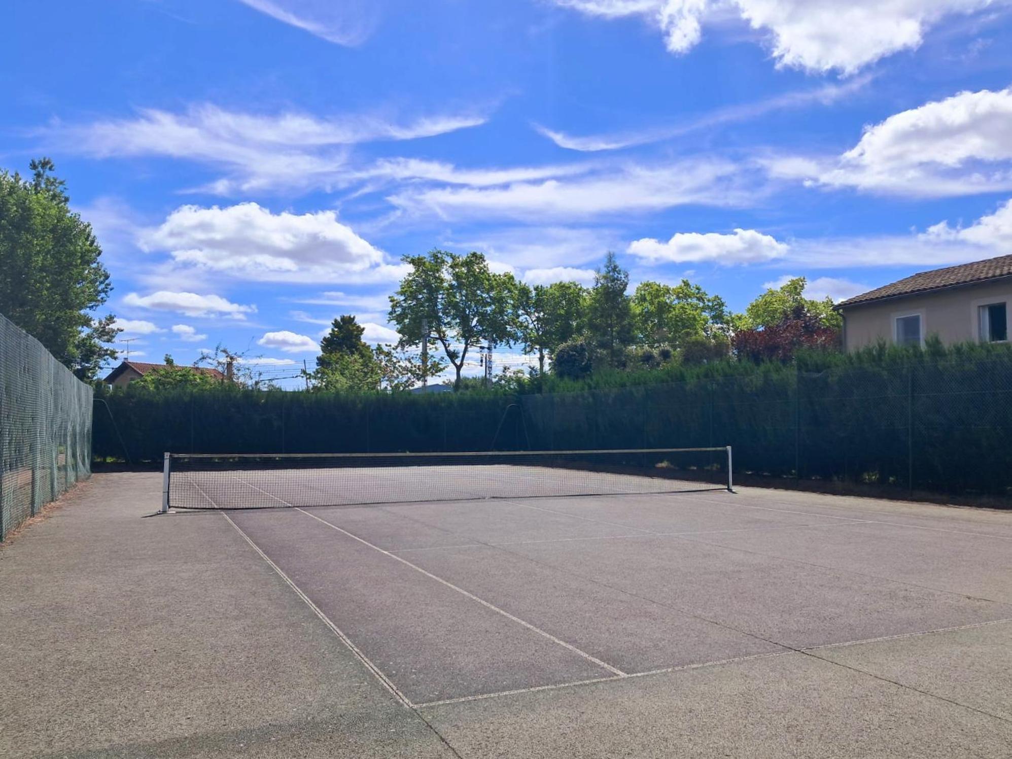 Le Montauriol - Logement Avec Terrasse - Piscine -Tennis - Place De Parking Privee Apartment Montauban Ngoại thất bức ảnh